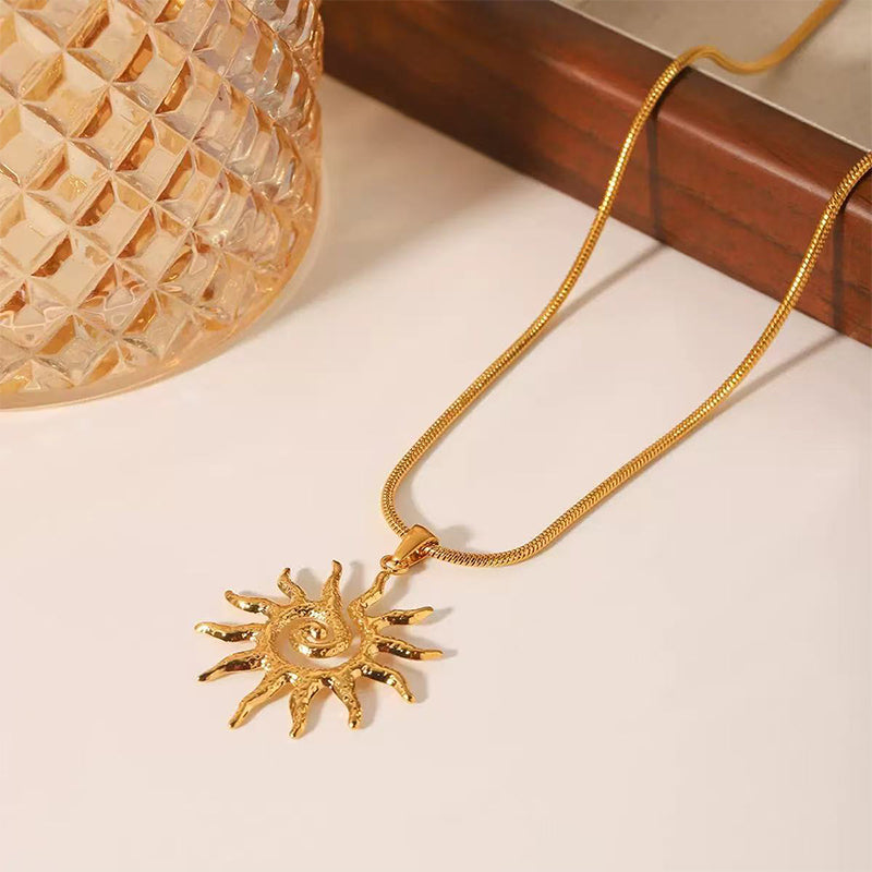 Elegant Stylish Openwork Sun Necklace